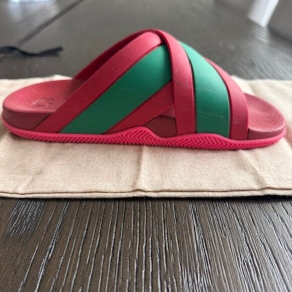 Gucci Women's Slides with Web Detail & Pink Sole – Chic & Comfortable - Picture 3 of 11